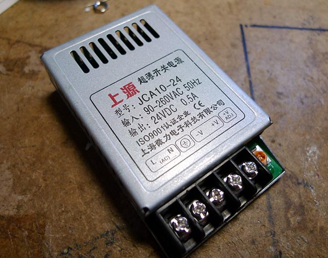 Circuitbenders Roland TR77 external power conversion