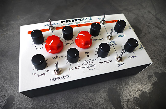 Circuitbenders - MAM MB33 Retro Modifications