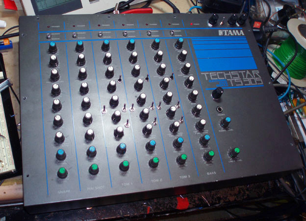 DR220A back