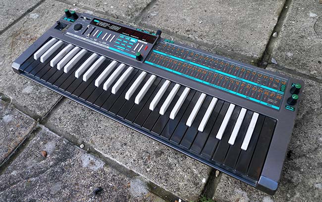 Modified Korg Poly800 reversed keys