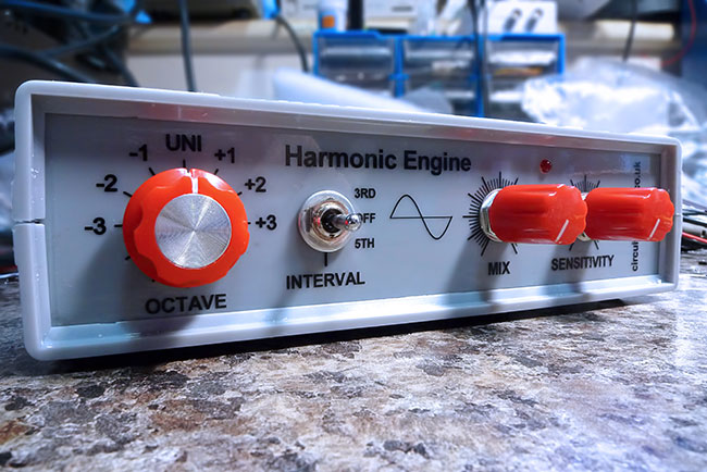 Harmonic engine in rack case